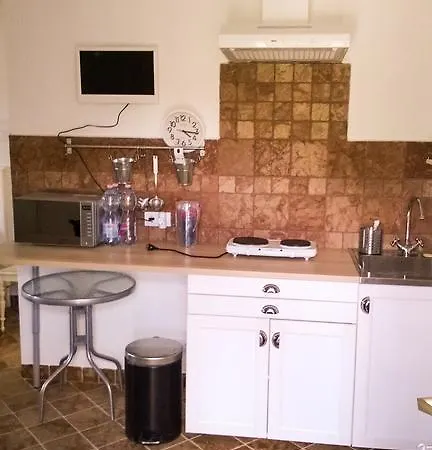 Apartment Hegyestu Apartman *