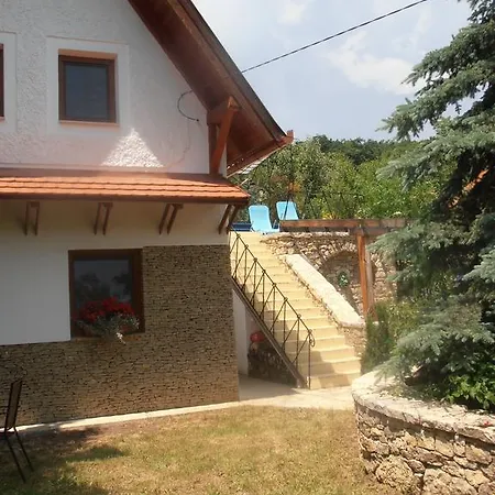 Hegyestu Apartman *