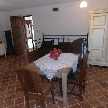 Apartment Hegyestu Apartman