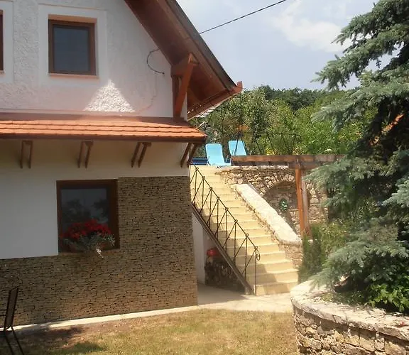 赫格耶斯图公寓 *