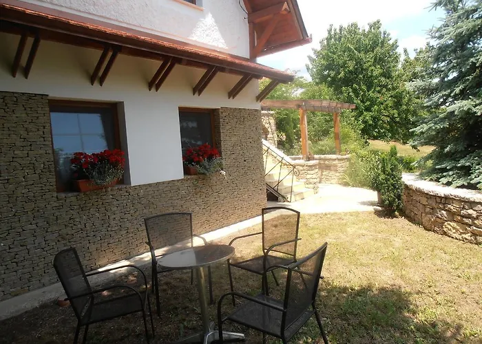 赫格耶斯图公寓 * Monoszlo